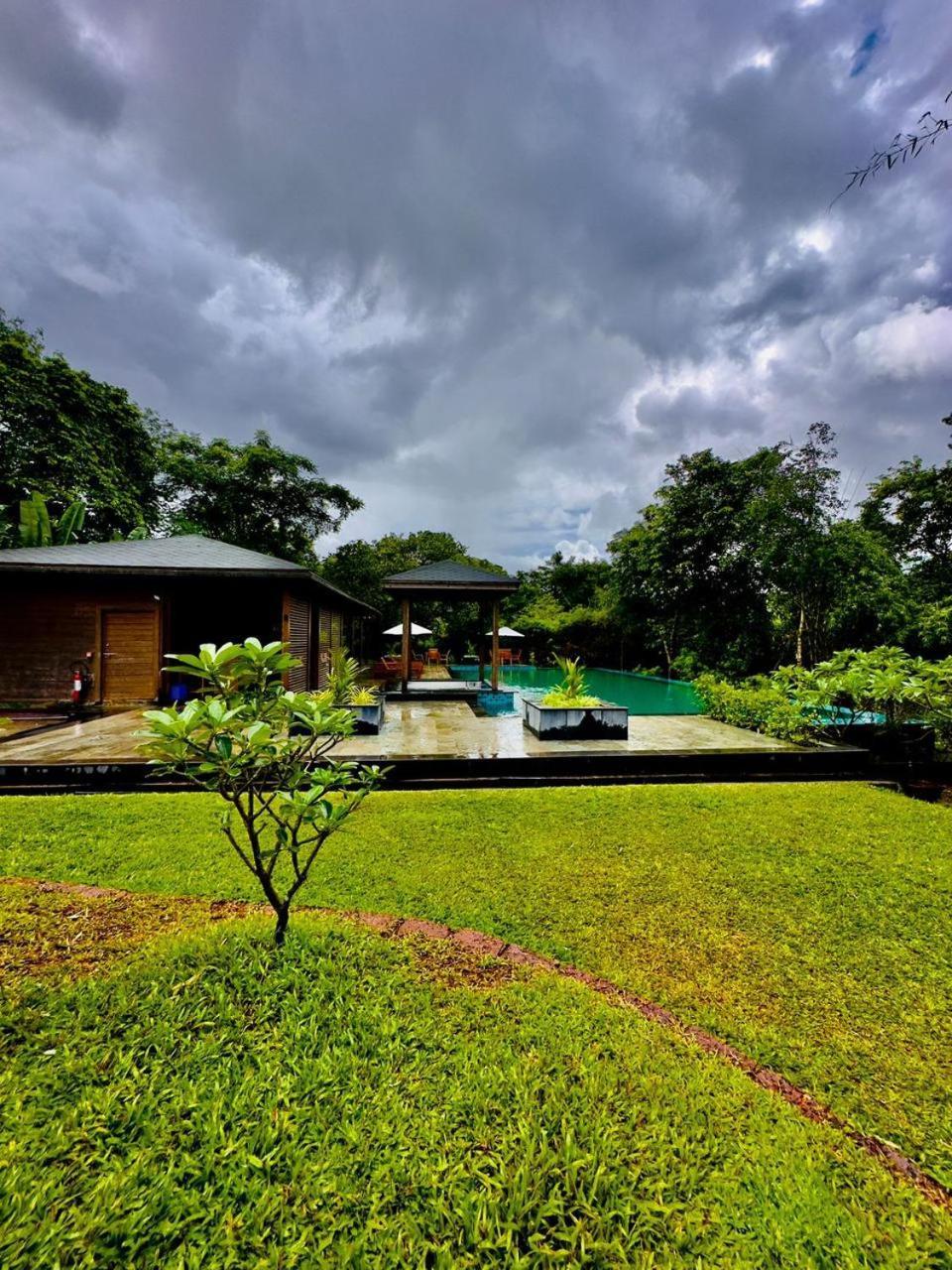 The Postcard Hideaway, Netravali Wildlife Sanctuary, Goa Hotel Vichondrem ภายนอก รูปภาพ